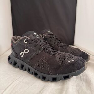 On Running Cloud X Women’s Black Athletic Sneakers size 7.5